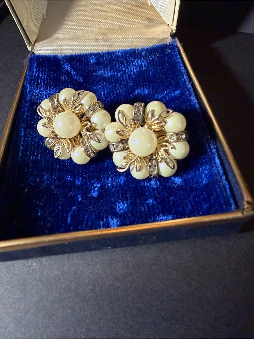 Vintage Dynasty Faux Pearl & Rhinestone Floral
Cluster Clip-On
